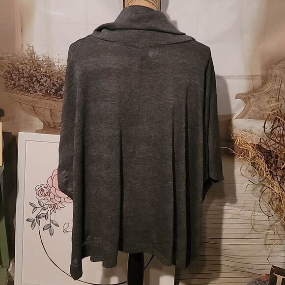 XXI Gray Poncho   - Picture 3 of 5